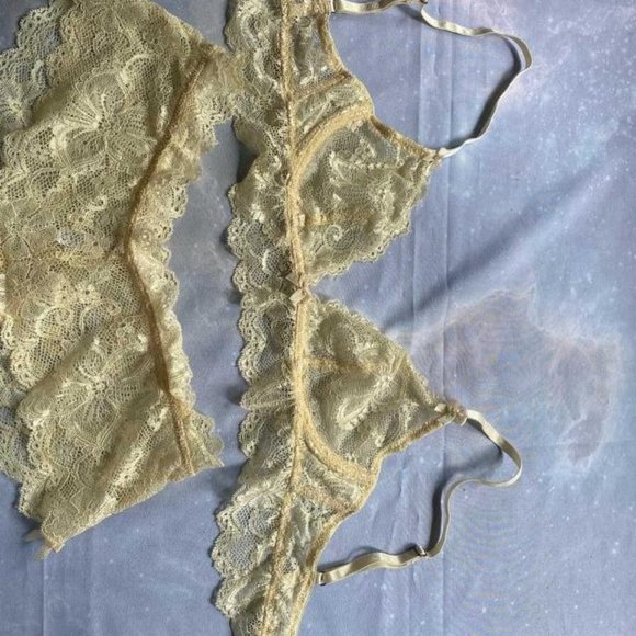 Blush Lingerie Lace Bra and Panty Set (NEW) - Picture 3 of 3